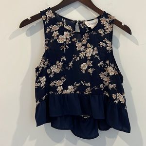 L'atiste by Amy Navy Floral Open Back Ruffle Crop Top. Size S